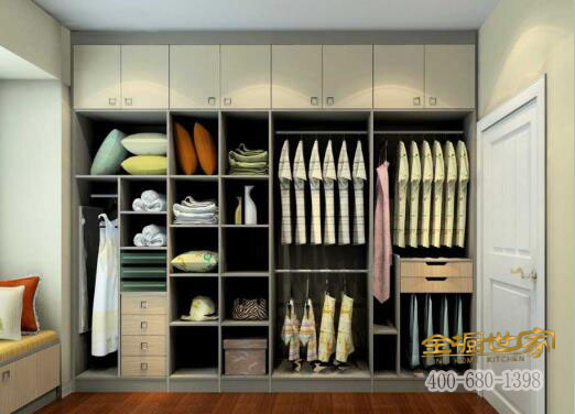 定制衣柜成为市场消费追捧对象! 定制衣柜成为市场消费追捧对象!