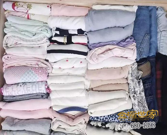 总说我的衣服乱堆,那你倒是给我又大又实用的衣柜呀! 总说我的衣服乱堆,那你倒是给我又大又实用的衣柜呀!